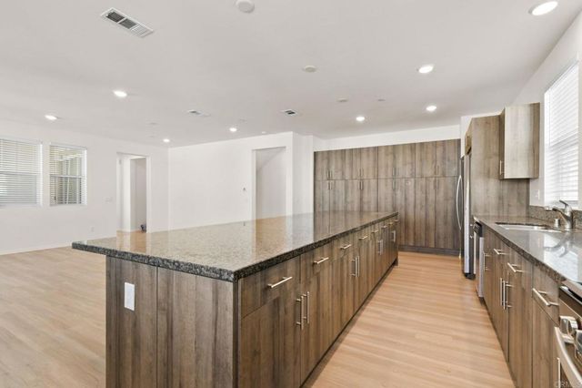 5381 Calle Rockfish 63, San Diego, CA 92154