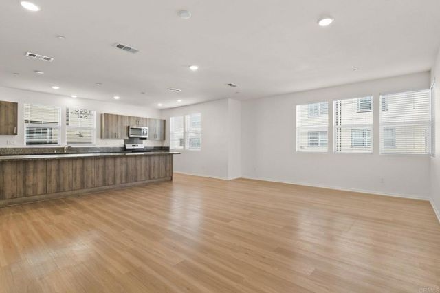 5381 Calle Rockfish 63, San Diego, CA 92154