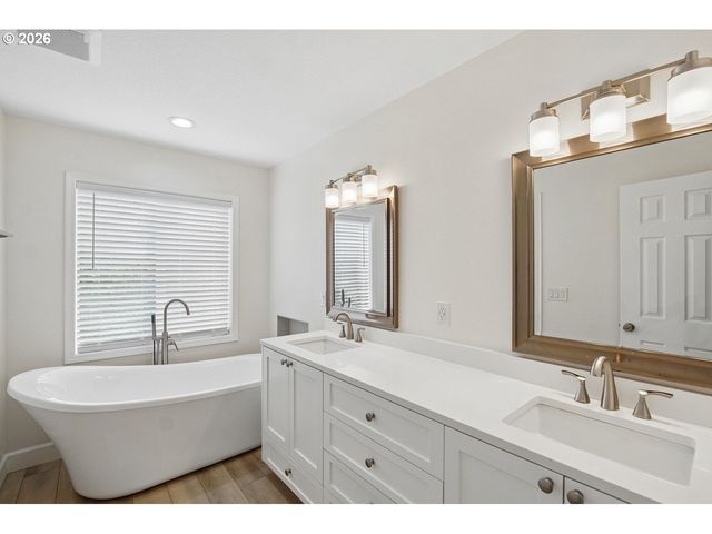 4114 Nw 127TH Ave, Portland, OR 97229