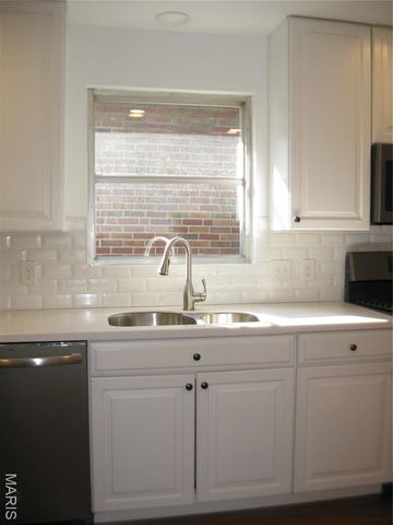 2138 Knox Avenue, St Louis, MO 63139