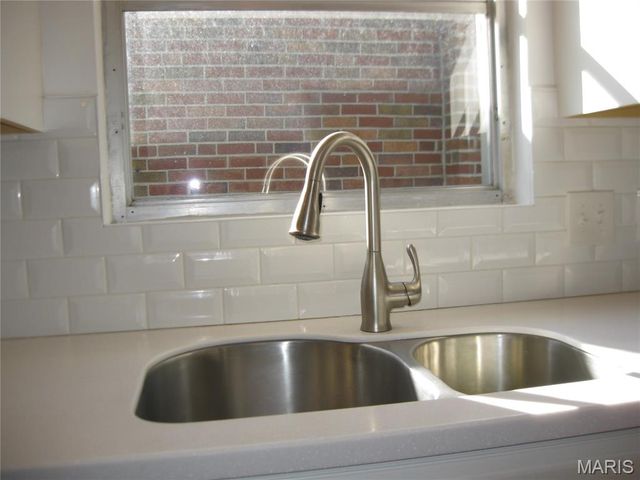 2138 Knox Avenue, St Louis, MO 63139