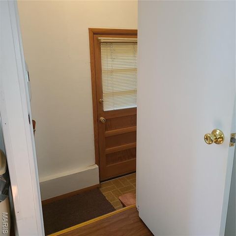 2138 Knox Avenue, St Louis, MO 63139