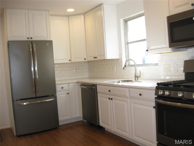 2138 Knox Avenue, St Louis, MO 63139