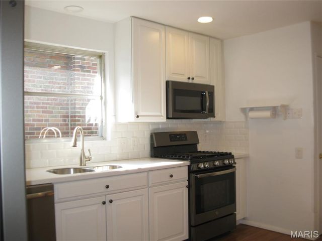 2138 Knox Avenue, St Louis, MO 63139