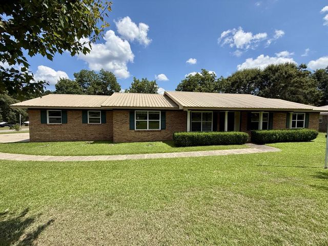 2001 Saddlewood Trl, Dothan, AL 36301
