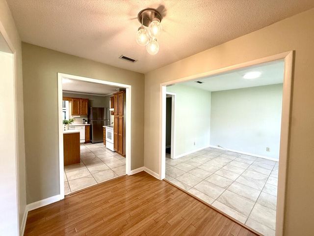 2001 Saddlewood Trl, Dothan, AL 36301