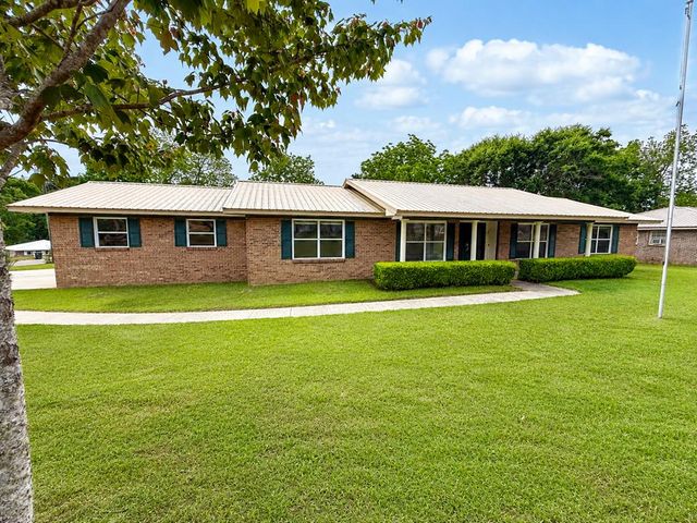 2001 Saddlewood Trl, Dothan, AL 36301