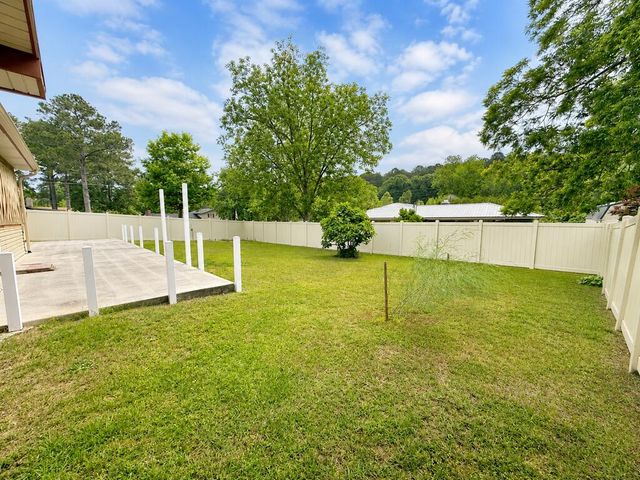 2001 Saddlewood Trl, Dothan, AL 36301
