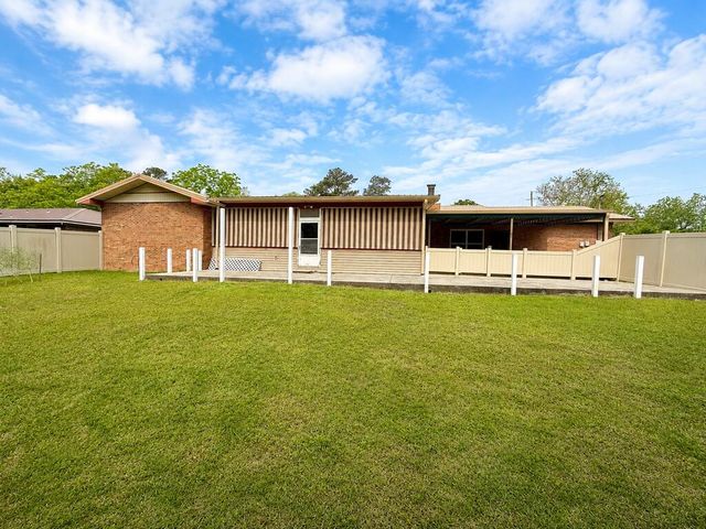 2001 Saddlewood Trl, Dothan, AL 36301