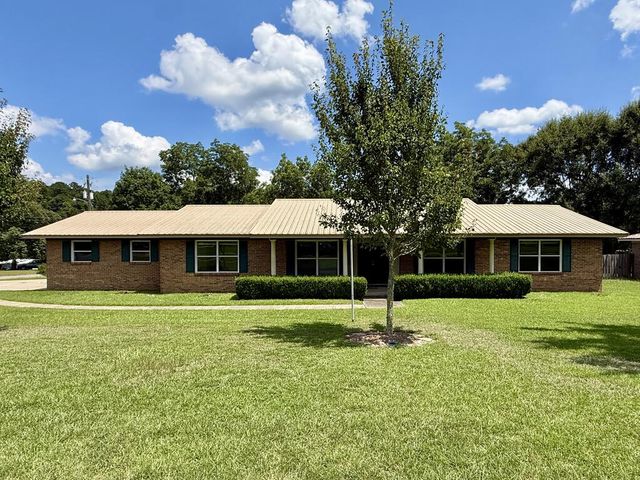 2001 Saddlewood Trl, Dothan, AL 36301
