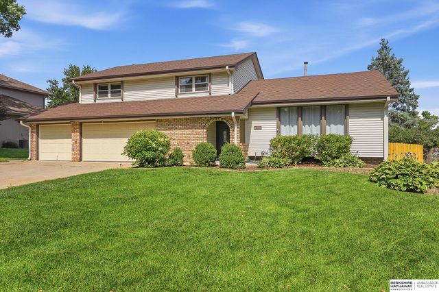 867 S 156th Avenue, Omaha, NE 68118