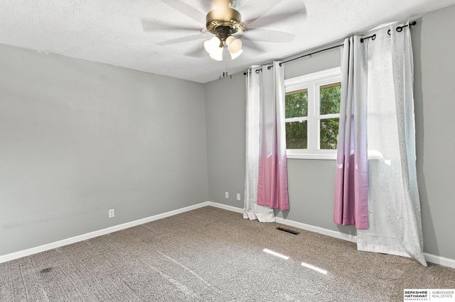 867 S 156th Avenue, Omaha, NE 68118