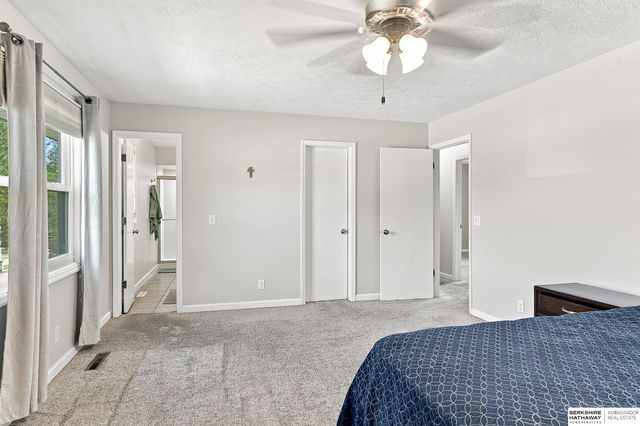 867 S 156th Avenue, Omaha, NE 68118