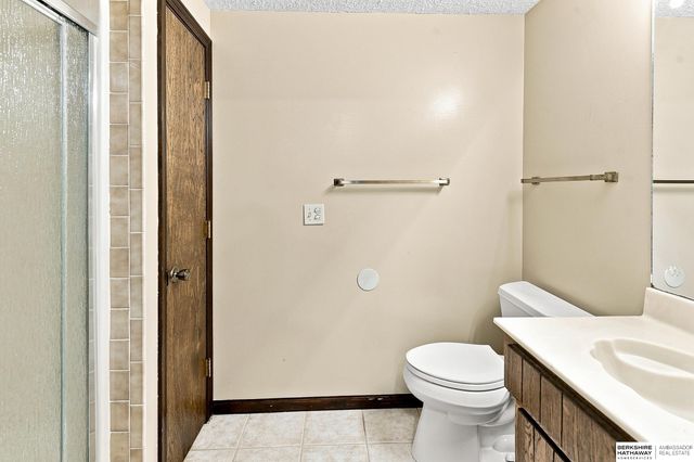 867 S 156th Avenue, Omaha, NE 68118