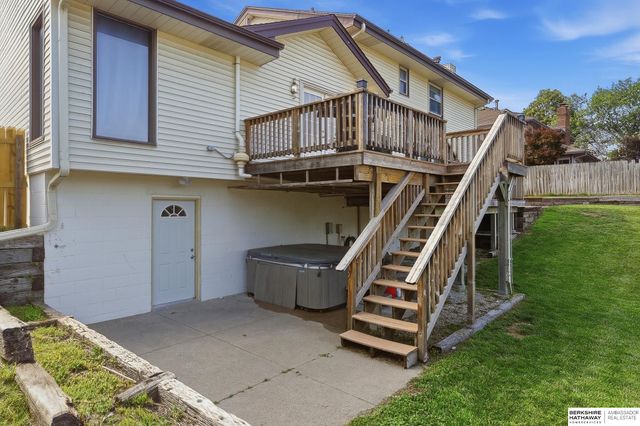 867 S 156th Avenue, Omaha, NE 68118