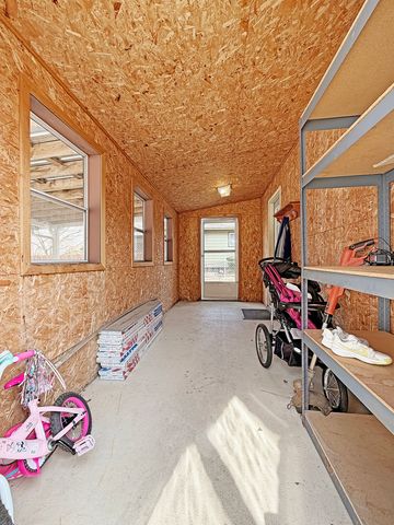 510 W Dewey Street, Freeport, IL 61032