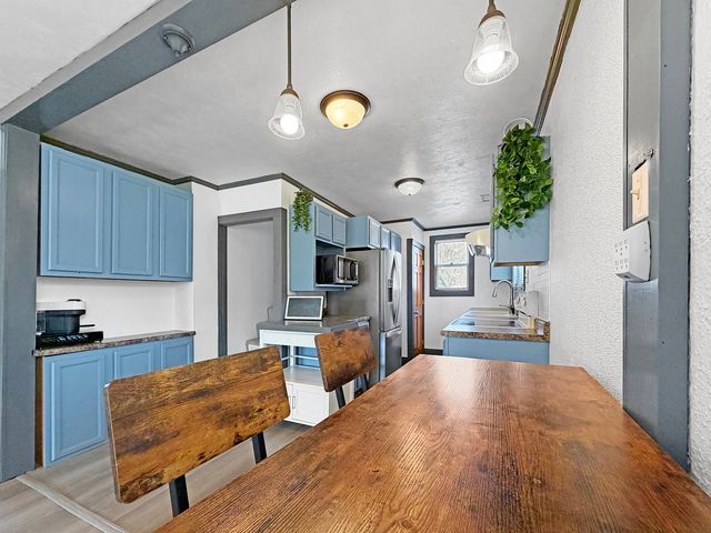 510 W Dewey Street, Freeport, IL 61032