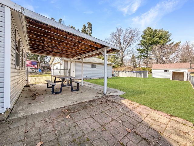 510 W Dewey Street, Freeport, IL 61032