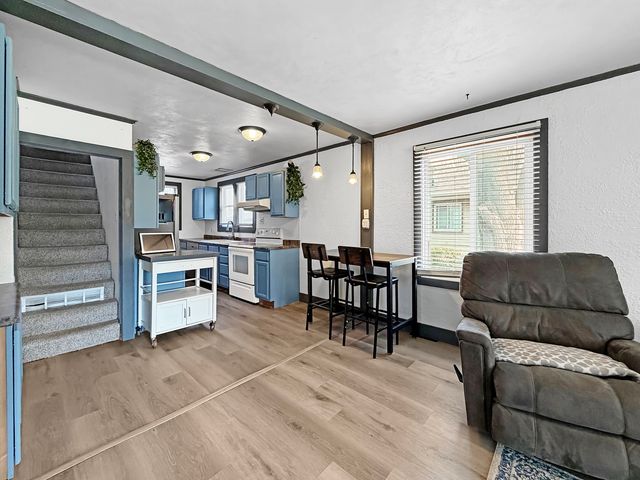 510 W Dewey Street, Freeport, IL 61032