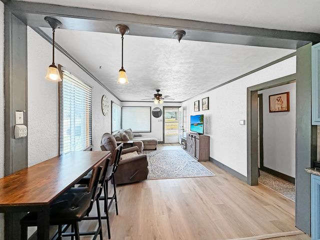 510 W Dewey Street, Freeport, IL 61032