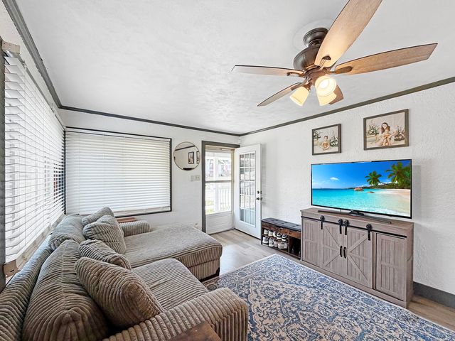 510 W Dewey Street, Freeport, IL 61032