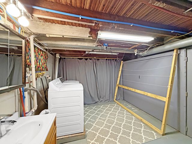 510 W Dewey Street, Freeport, IL 61032