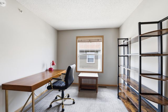 11317 Stratton Avenue 100, Eden Prairie, MN 55344