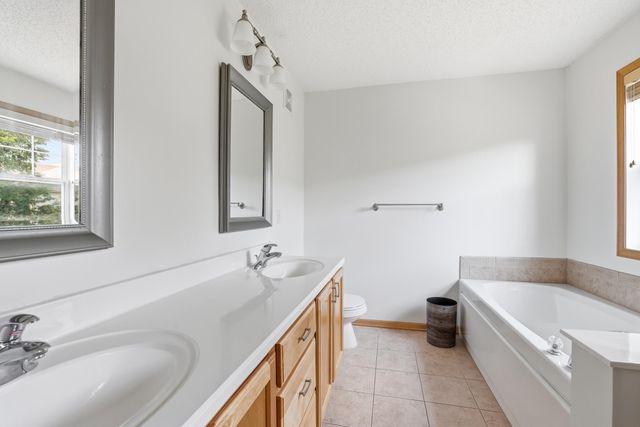 11317 Stratton Avenue 100, Eden Prairie, MN 55344