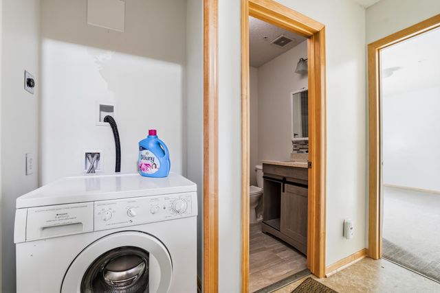 11317 Stratton Avenue 100, Eden Prairie, MN 55344