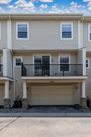 11317 Stratton Avenue 100, Eden Prairie, MN 55344