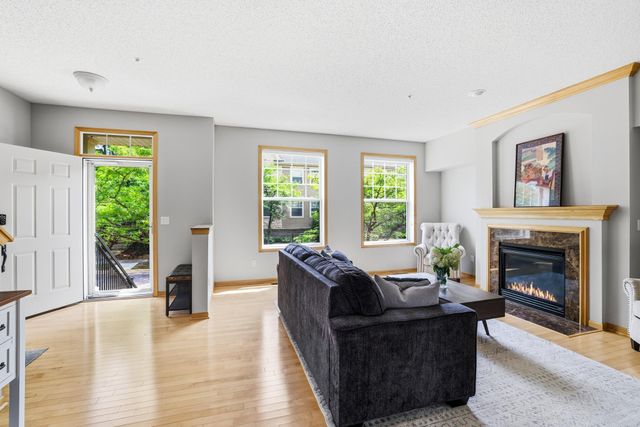 11317 Stratton Avenue 100, Eden Prairie, MN 55344