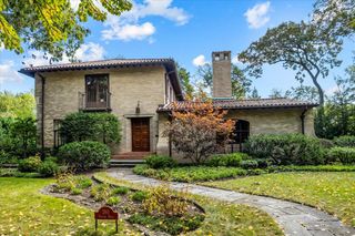 260 Oxford Road, Kenilworth, IL 60043