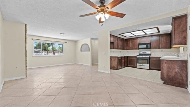 18298 Danbury, Hesperia, CA 92345