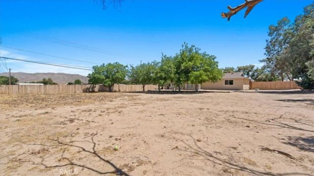 18298 Danbury, Hesperia, CA 92345
