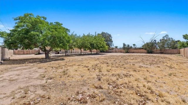 18298 Danbury, Hesperia, CA 92345