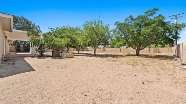 18298 Danbury, Hesperia, CA 92345