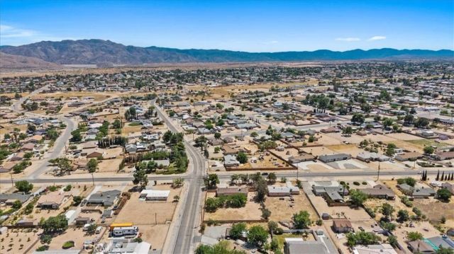 18298 Danbury, Hesperia, CA 92345