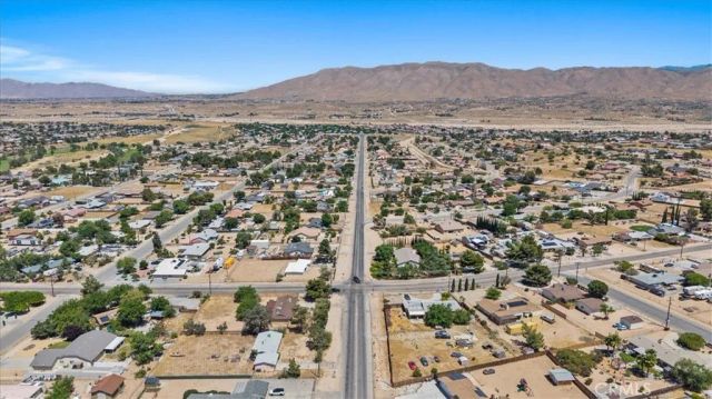 18298 Danbury, Hesperia, CA 92345