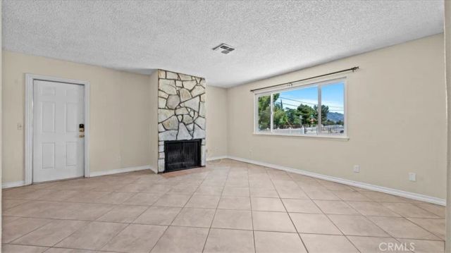 18298 Danbury, Hesperia, CA 92345