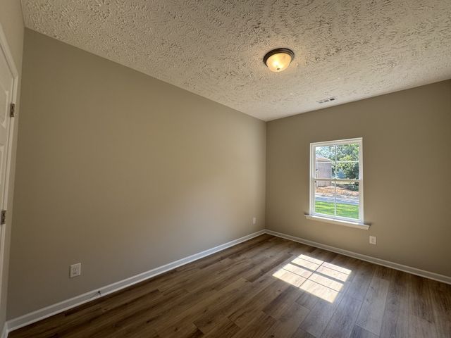 37 Laurel View St, Manchester, TN 37355