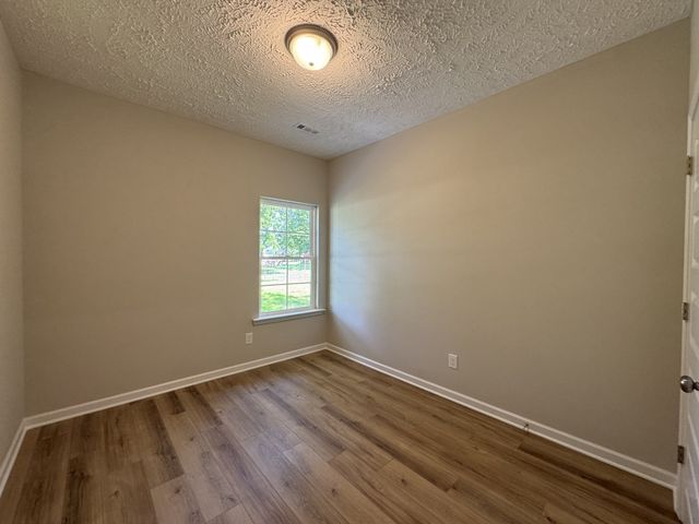 37 Laurel View St, Manchester, TN 37355
