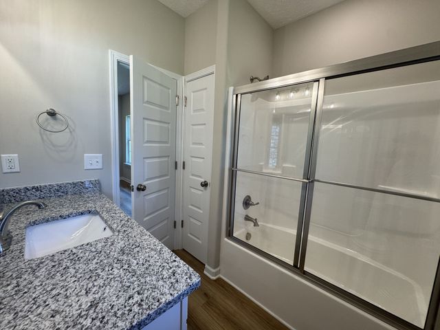 37 Laurel View St, Manchester, TN 37355