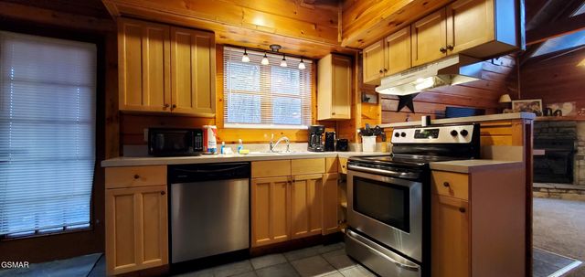 1630 Scenic Woods Way, Sevierville, TN 37876