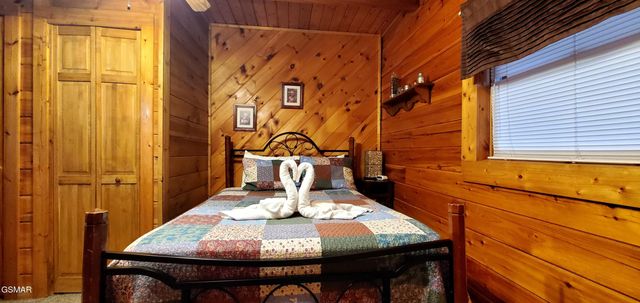 1630 Scenic Woods Way, Sevierville, TN 37876