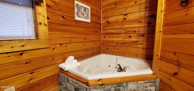 1630 Scenic Woods Way, Sevierville, TN 37876