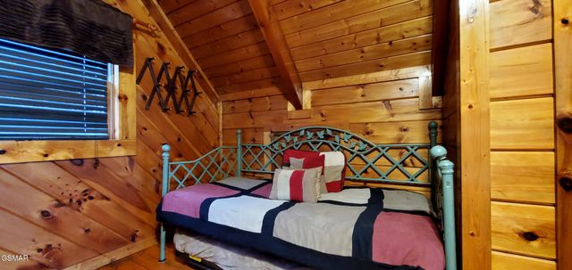 1630 Scenic Woods Way, Sevierville, TN 37876