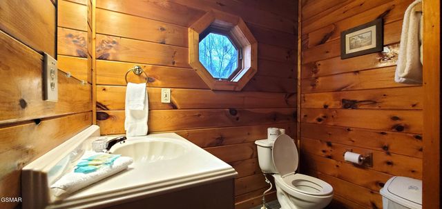 1630 Scenic Woods Way, Sevierville, TN 37876