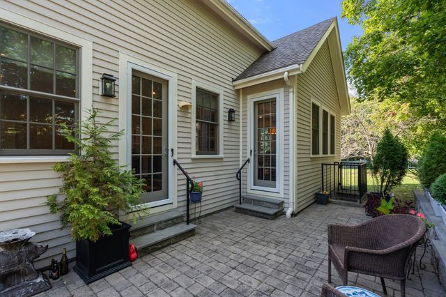 47 High Street 47, Newton, MA 02464