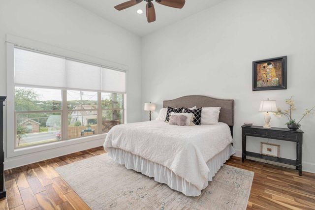 10129 Longhorn SKWY, Dripping Springs, TX 78620