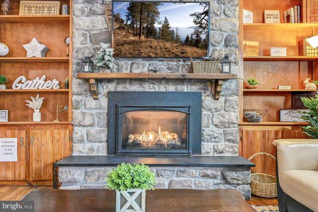 340 MOSEYWOOD RD, Lake Harmony, PA 18624